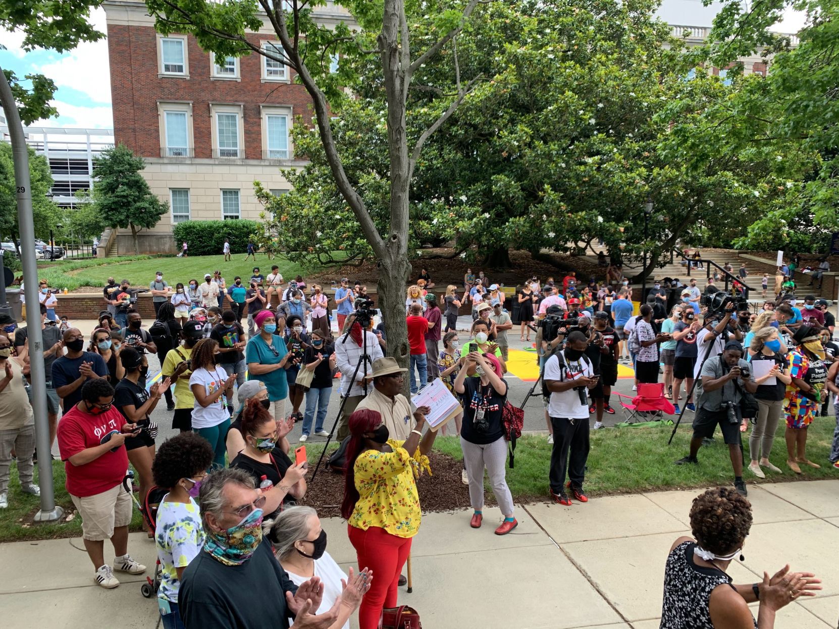 Mural crowd